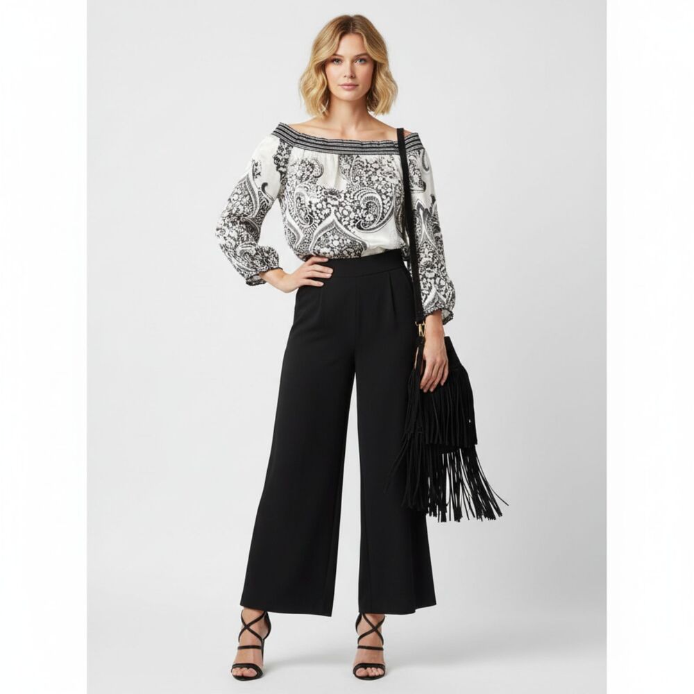 100% Silk Black & White Print Floral Blouse From White House Black Market M - Picture 7 of 7